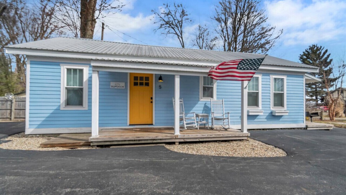 Paw Paw Lake Cottage | Heron`s Nest I Paw Paw Lake Cottages I Superior #5