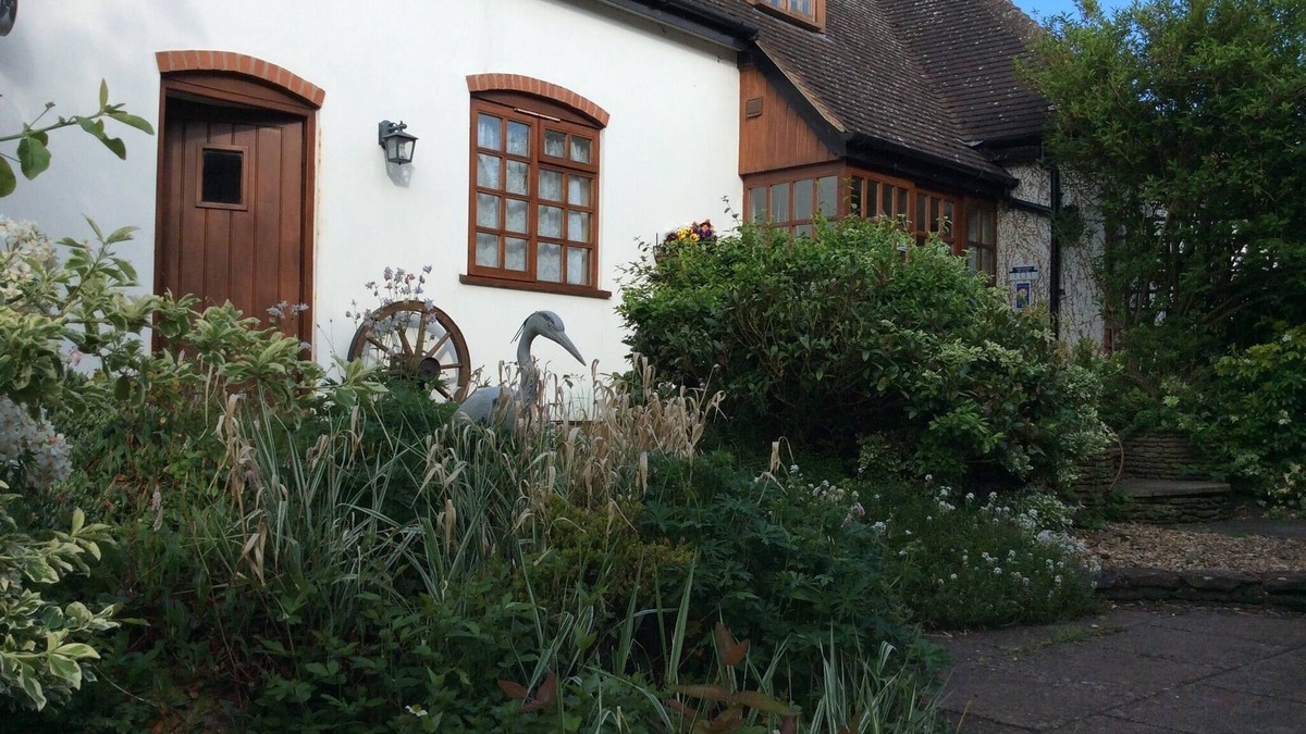 Alcester Apartment | Heron View Riverside Retreat in Peaceful Rural Hamlet near Roman Town, Alcester