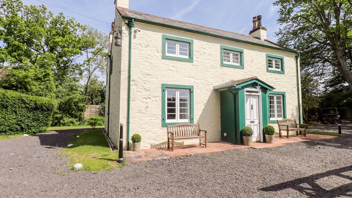 Clarencefield House | HETLAND, pet friendly, with open fire in Dumfries