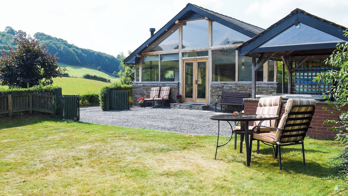 Tirabad Cottage | Heyope Cottage