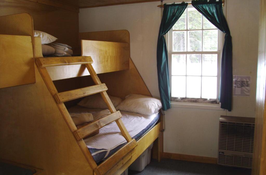 Bow Lake Hostel | HI Mosquito Creek - Wilderness Hostel