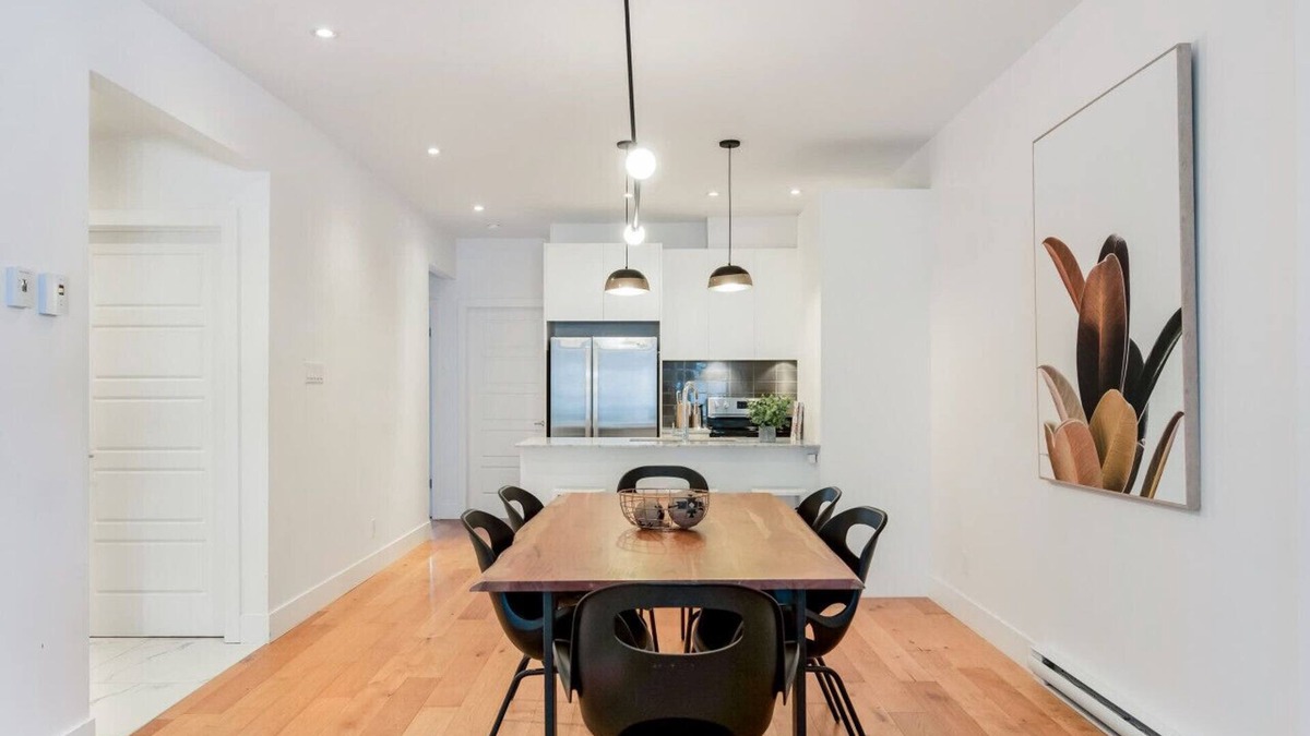 Marconi-Alexandra Apartment | Hi, Stylish Apartment in Little Italy