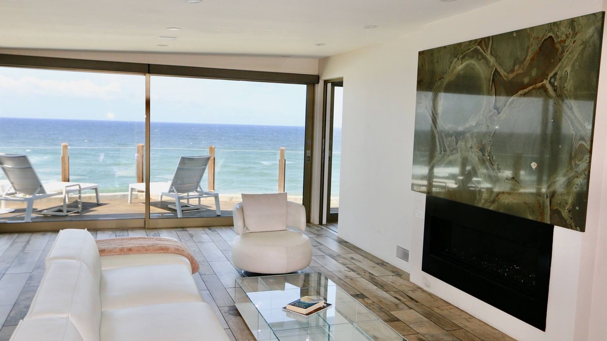 Olde Solana Beach House | Hi-Tech Hideaway ~ Oceanfront & Modern!