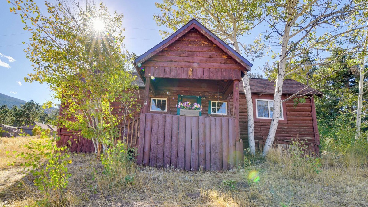 Allenspark Apartment | 'Hiawatha' Peaceful Living in Rocky Mtn Nat'l Park