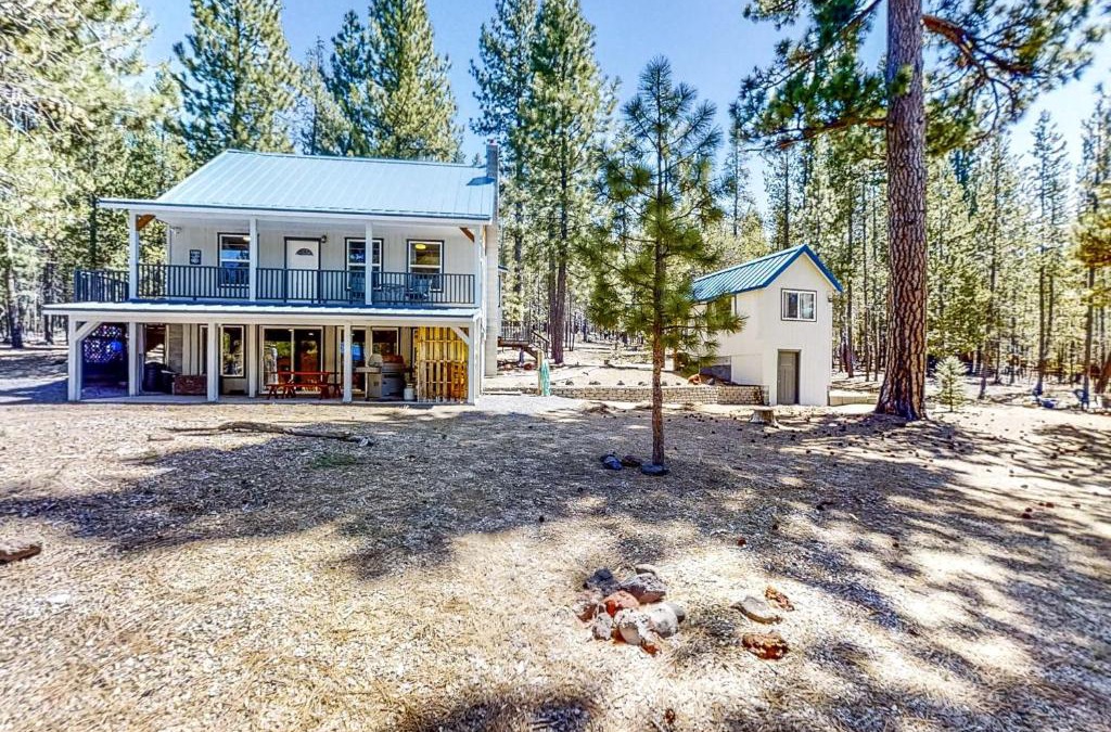 Crescent House | Hibernation Station at Big Pine Retreat