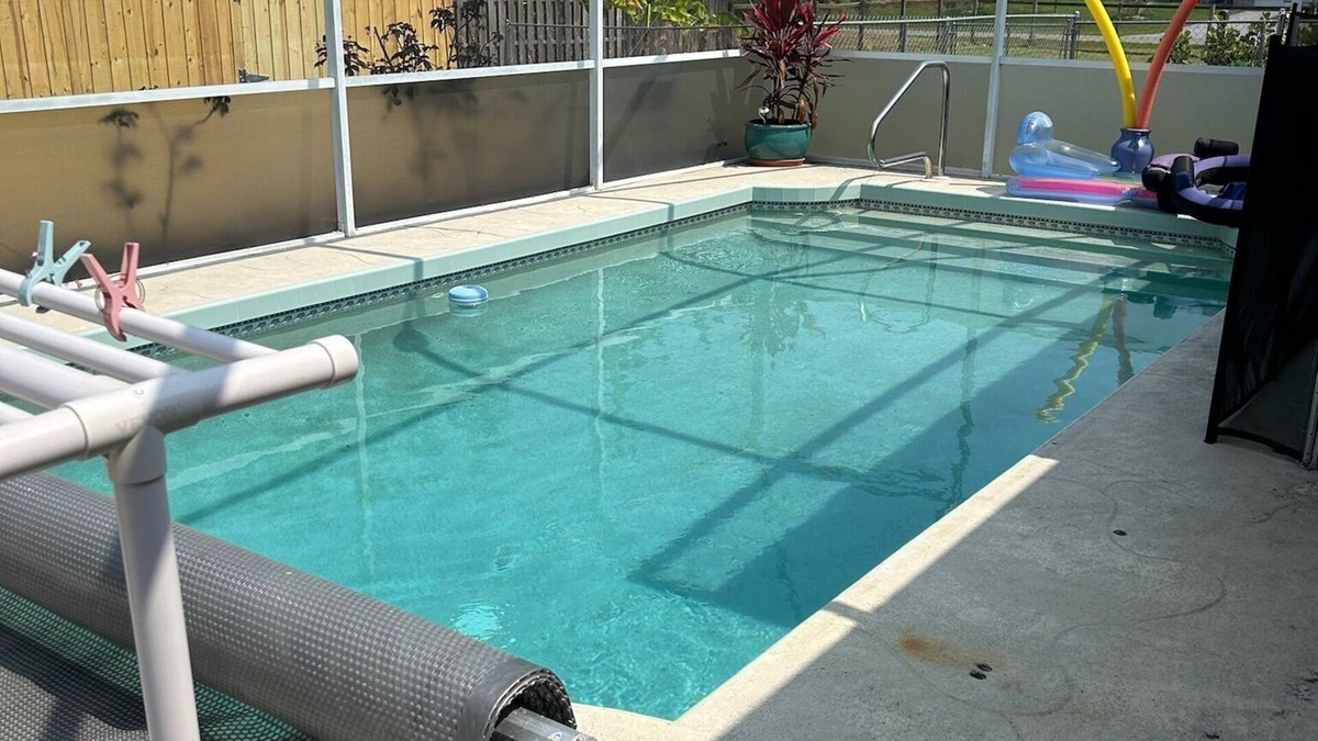 Gulf Cove Apartment | Hibiscus Cottage- the Cutest Studio in the Neighborhood