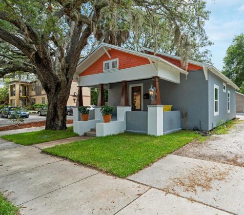 Tarpon Springs House | Hibiscus Hideaway