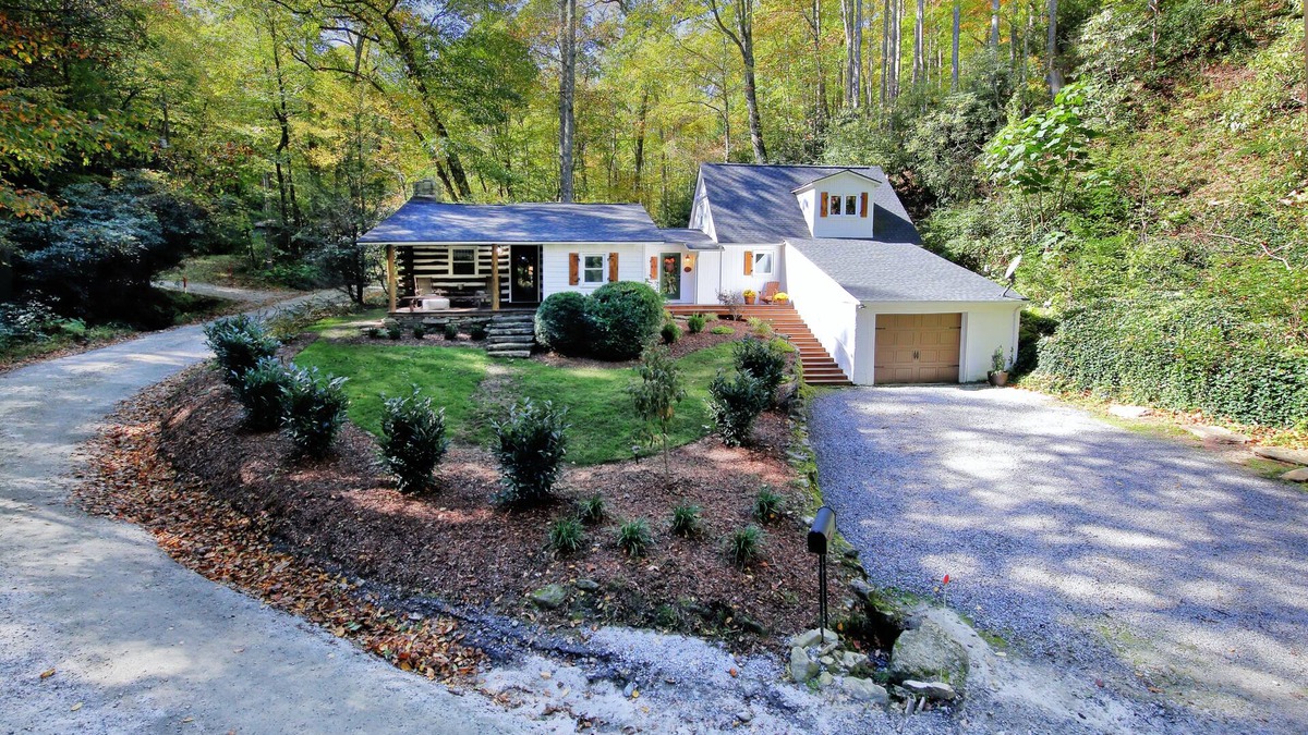 Gerton House | Hickory Creek Hideaway - A cozy mountain cabin