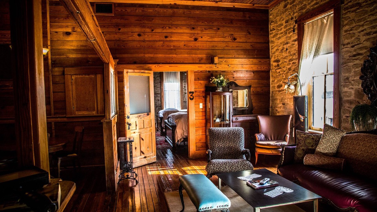 Hico Hotel | Hico's Upstairs Inn