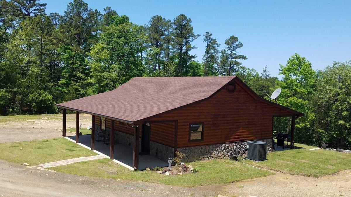Smithville Cabin | "HIDDEN BLISS" CABIN ON 5 ACRES with Hot Tub!