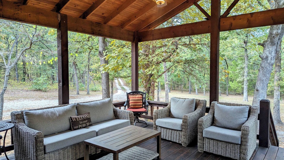 Kingston Cabin | Hidden cabin on private FORTY ACRE woods with 3 bedrooms, near beach and marina!
