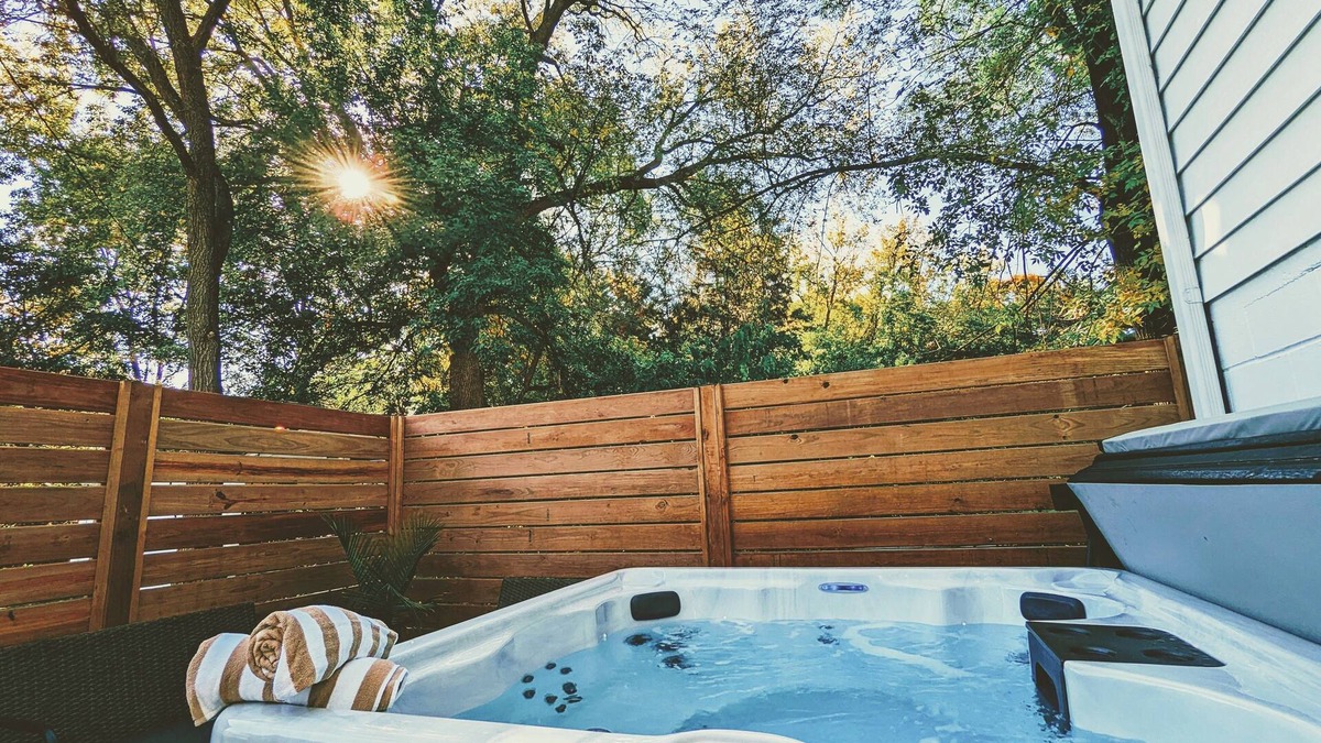 Columbia Heights House | Hidden Garden Suite & Spa