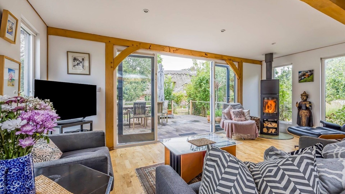 South Hayling House | Hidden Gem by the Sea | Pass The Keys