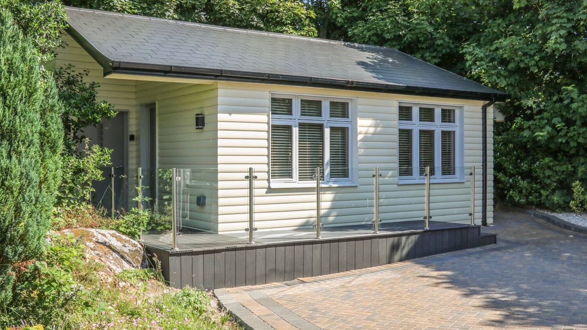 Lettermacaward Cottage | HIDDEN GEM CABIN, with a garden in Lettermacaward, County Donegal
