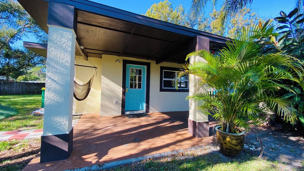 Titusville House | Hidden gem! Close to Space Center, Beach and Indian River Lagoon