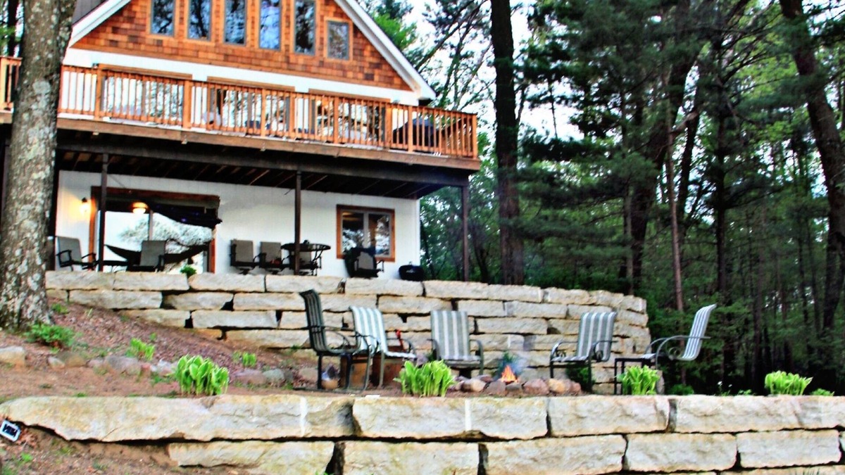 Pine River Cabin | Hidden Gem - Cozy Private Chalet on Full Rec Lake!