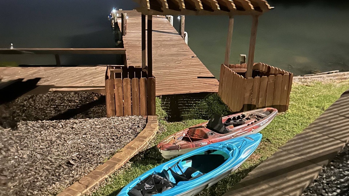 Belmont House | Hidden Gem Lake Retreat! Live and breath your best life for a few days!