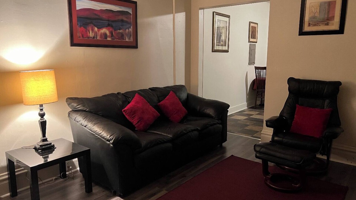 Albion Apartment | Hidden Gem: Lower Level 1BR Apartment #2