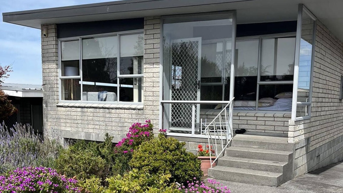 Waitara House | Hidden Gem on the hill - Beautiful modern unit suitable for families. n