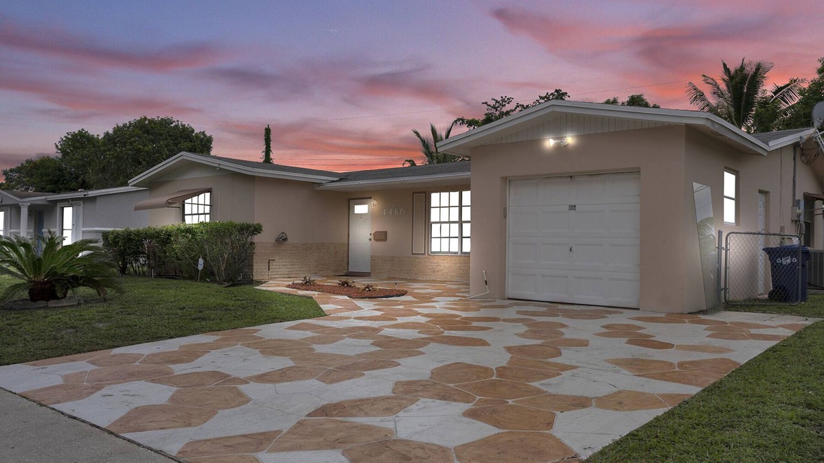 Lauderhill House | HIDDEN GEM! Spacious 4BR/2B Home W/Pool and Garage