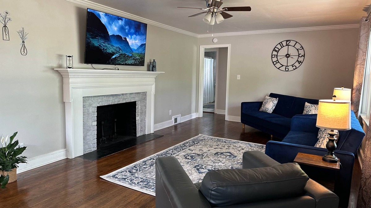 High Point House | Hidden Hideaway High Point (Blue Bungalow)