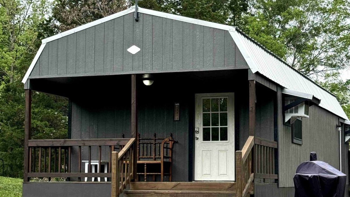 Smithville Cabin | Hidden Hills Enchanted- Broken Bow/Hochatown- 1bd