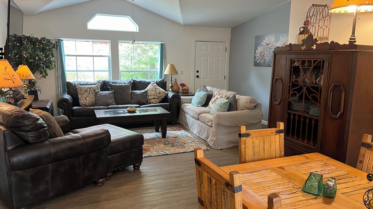 New Castle House | Hidden in the trees!Reasonable Rates-Sleeps 12-Includes kayak for 4.New listing!