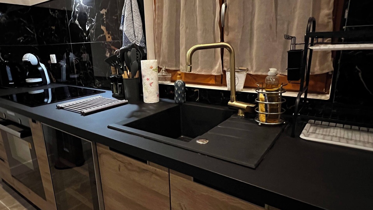Chelles Bed & Breakfast | Hidden Love with private Jacuzzi!
