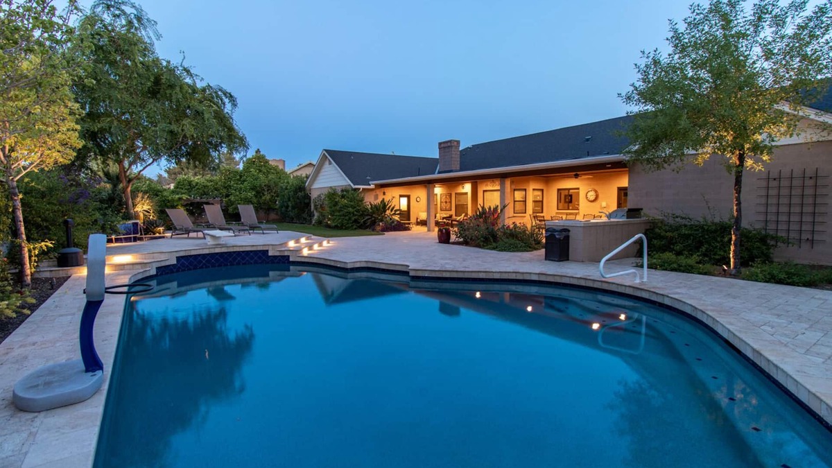 Mesa House | Hidden, Lush Treasure Close to Everything.Your Own Private Resort!