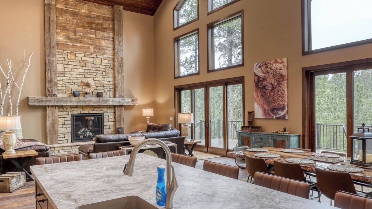 Deadwood Cabin | Hidden Meadows Lodge-3mi To Trailheads, Sleeps 24, Gorgeous & Private