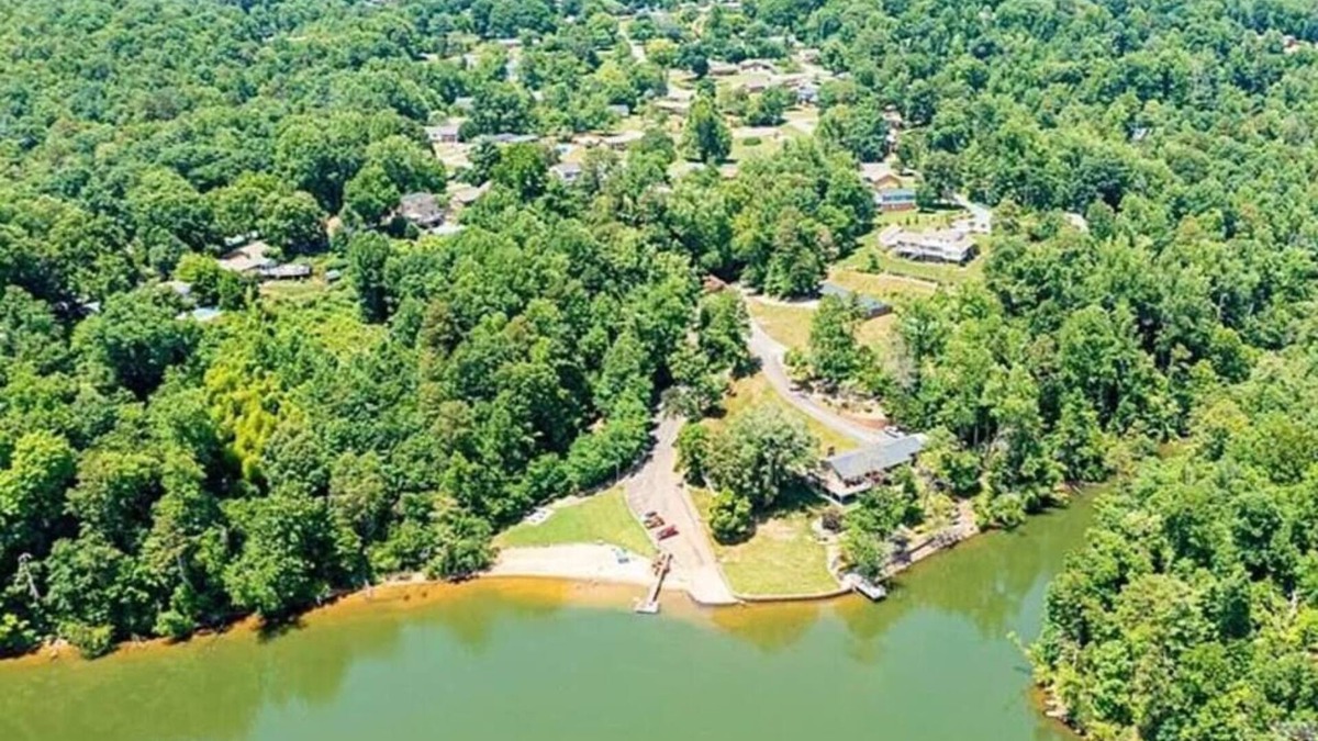 Northlakes House | Hidden Oasis Lake House Hickory