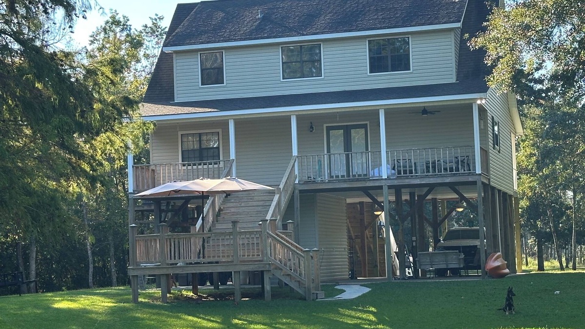 Biloxi House | Hidden Treasure Charming 4-bedroom river house on the Biloxi Rivern