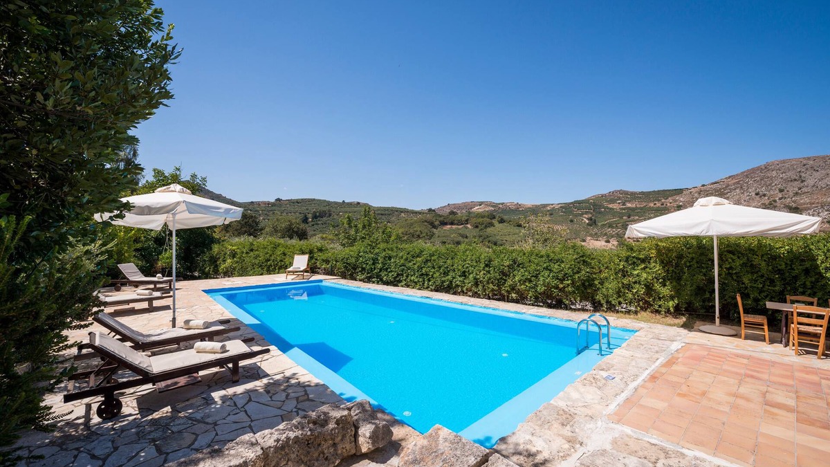 Deliana House | Hidden Treasure in peaceful environment