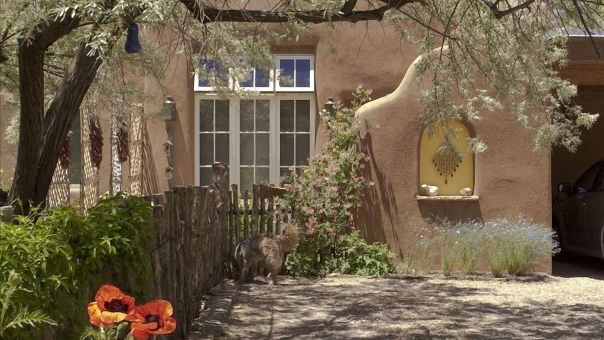 Historic Eastside Cottage | Hidden Treasure - Steps from Canyon Road