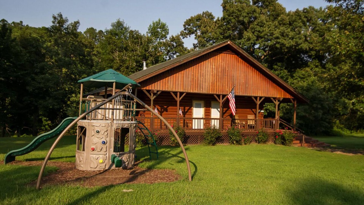 Smithville Cabin | Hidden Valley Retreat- Broken Bow/Hochatown- 2bd