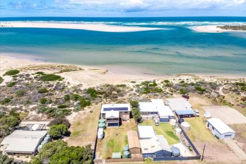 Nangkita House | Hide Away at the Murray Mouth