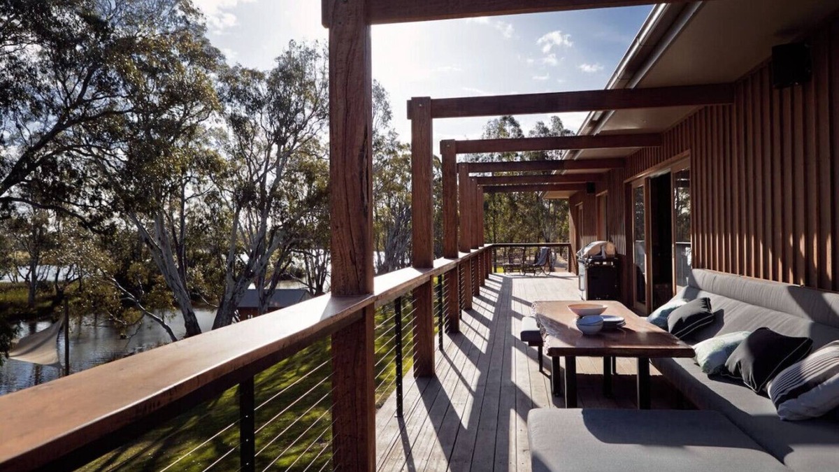 Kirwans Bridge Apartment | Hide & Seek Retreat Luxury River House