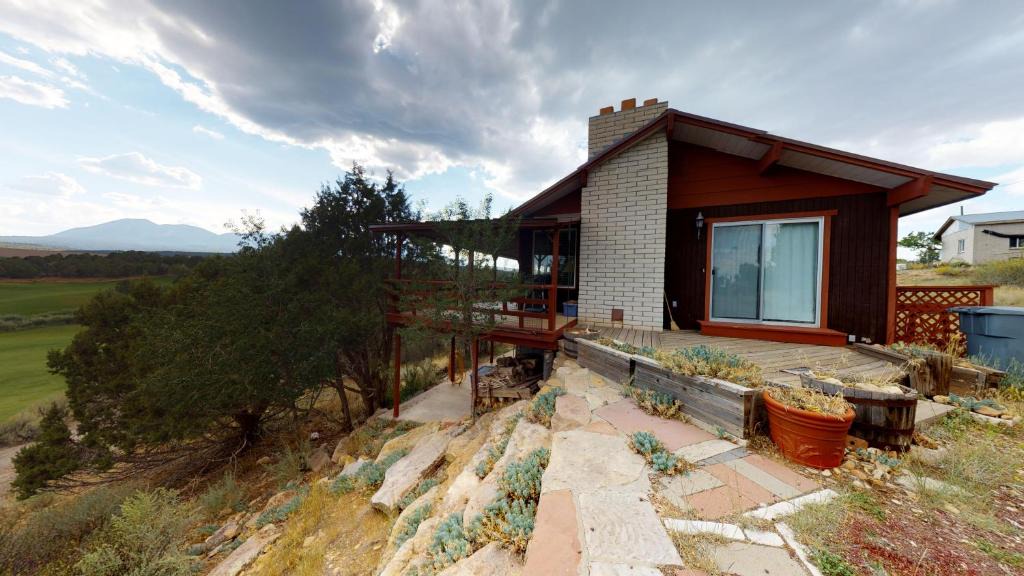 Monticello House | Hideout Ft Abajo 2 BR Cabin, Stunning Views, Secluded!