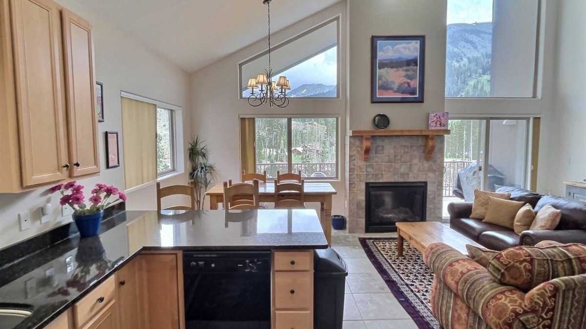 Taos Ski Valley Condo | High Altitude Getaway Incredible Views