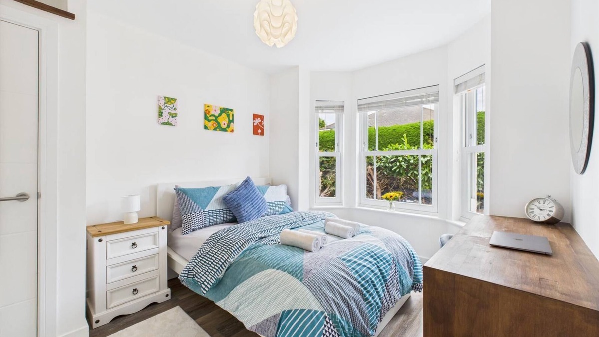 Reading House | High-End 4BR 4BA Central Ideal for Groups