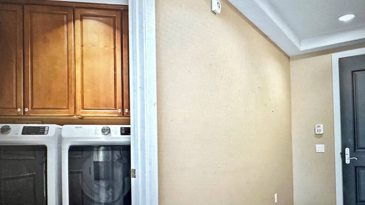 Camelback East Condo | High-end Condo in Luxury Full-Service High-Rise Building