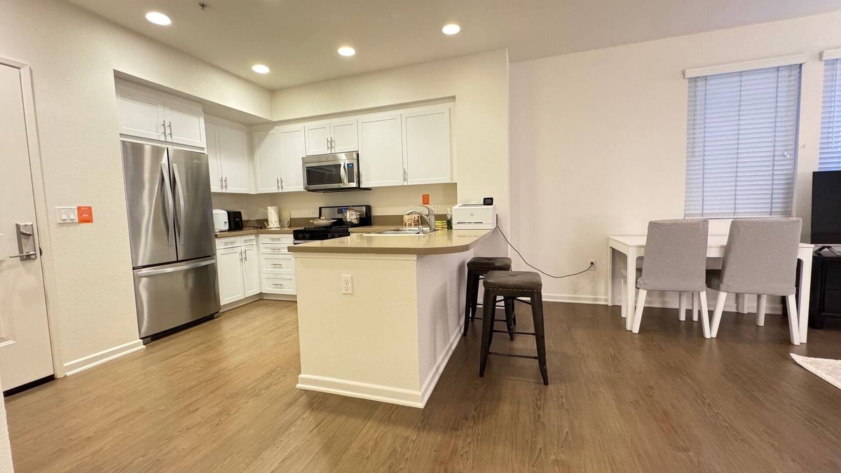 Airport Area Apartment | high end studio apartment with pool, fitness room. 1.5 miles to UCI and Airport.