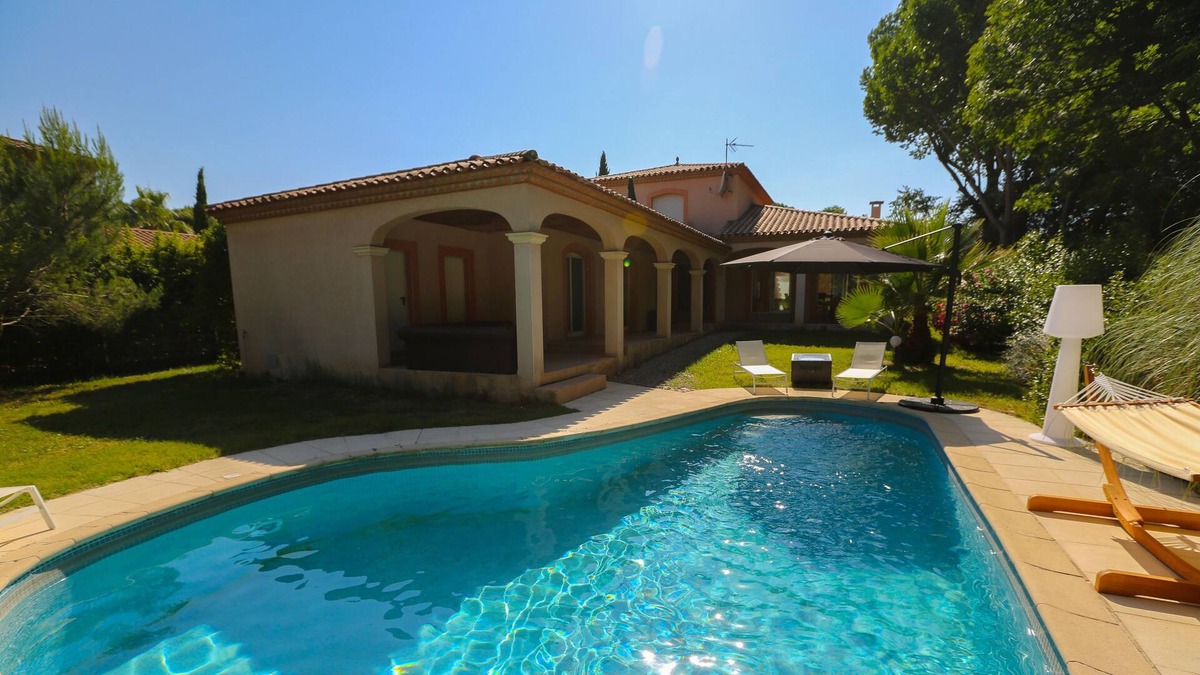 Port Marianne Villa | HIGH-END VILLA MONTPELLIER