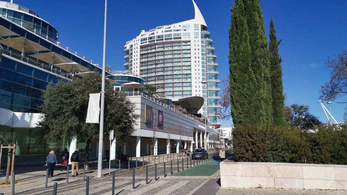 Parque das Nacoes Apartment | High Floor Apartment in Tower with River View Parque Nacoes Expo11