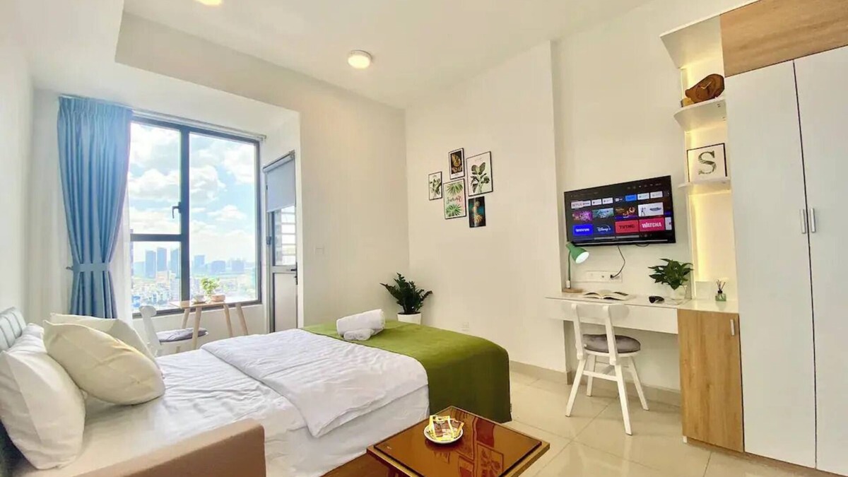 Bach Dang Riverside House | High-floor Corner Studio Free Pool Gym@ RiverGatenn