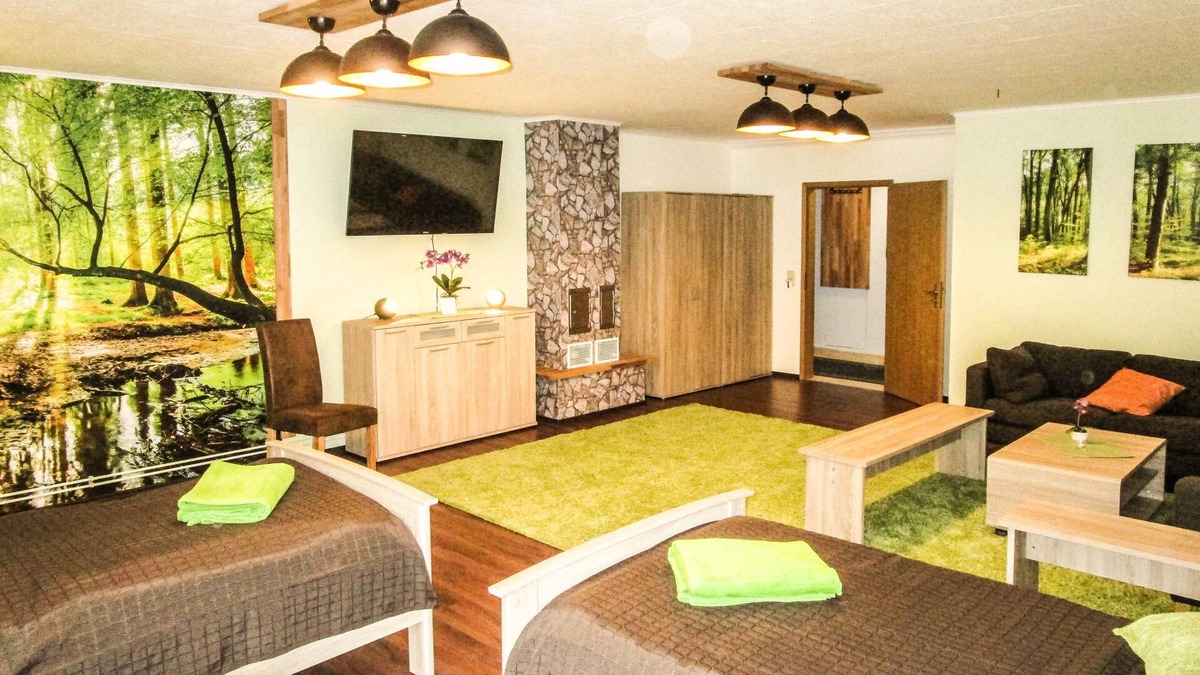 Mecklenburger Seenplatte Apartment | High quality basement apartment in Ihlenfeld, modern and quiet