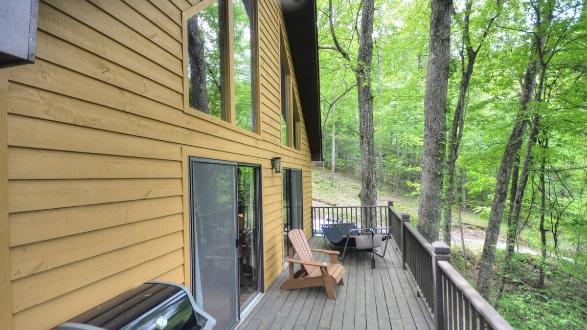Robbinsville Cabin | High Rocks - Family Fun Cabin + Minutes from the Tail of the Dragon