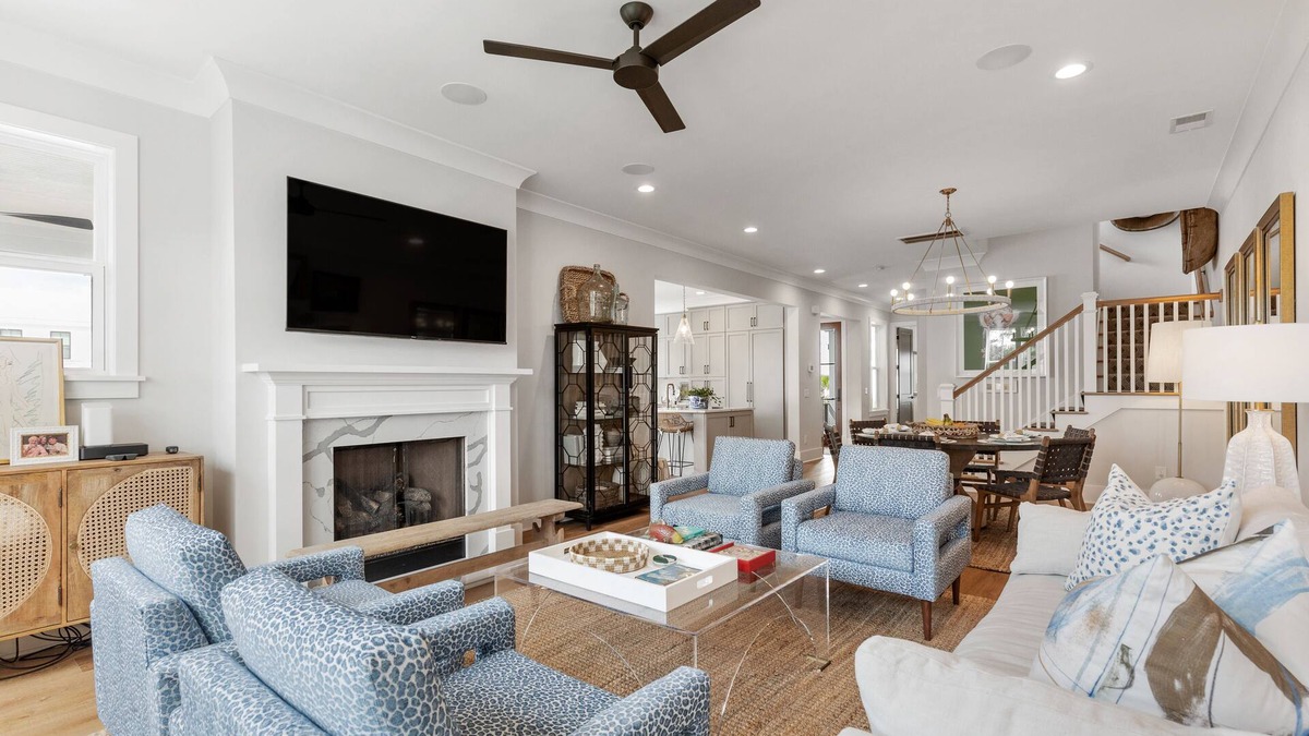 Johns Island House | “High Tide” 2590 Helmsman Road, Johns Island is a 3 bedroom, 3.5 bath villa