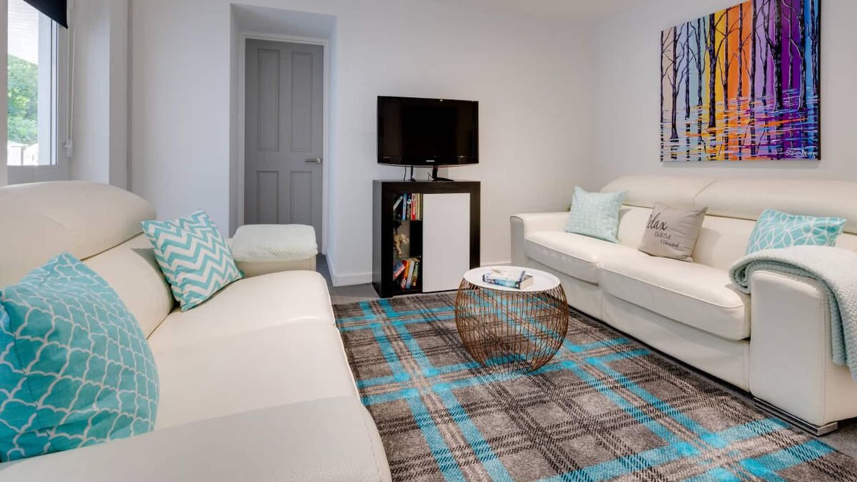 Carmarthen House | High Trees in Carmarthen