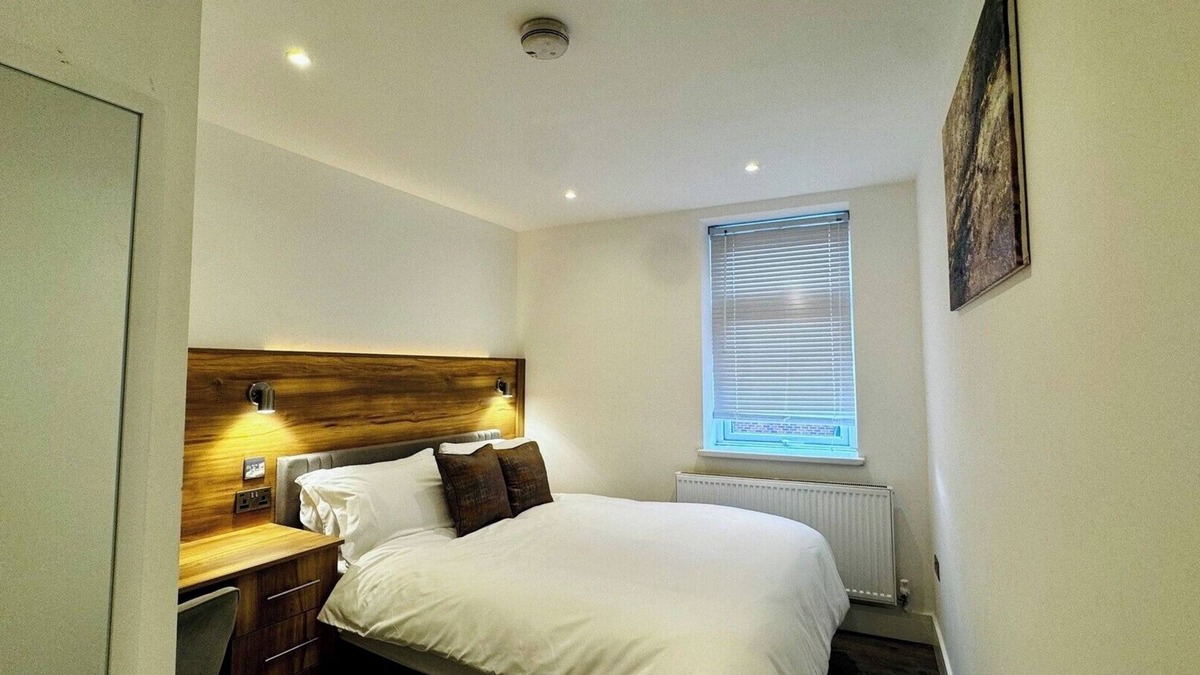 High Wycombe Apartment | High Wycombe 1-Bed Apt: Modern and Central